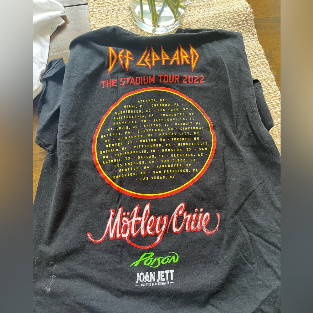 2022 Offical Motley Crue + Tour shirt
